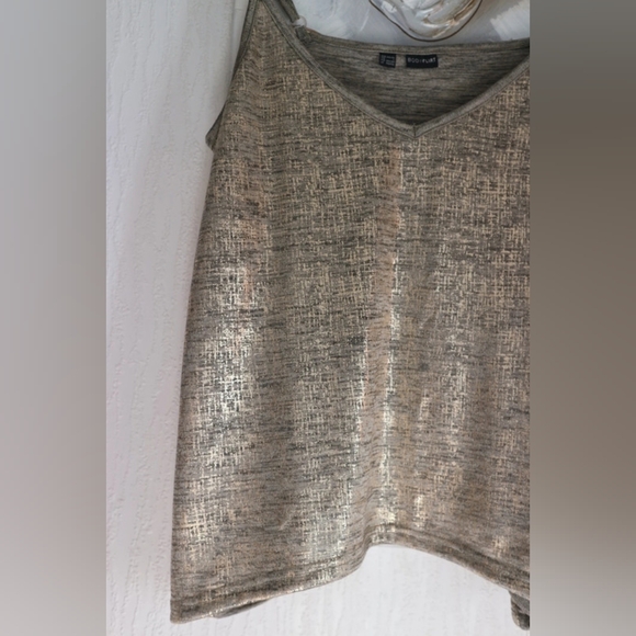 Metallic Tank Top - Picture 3 of 5